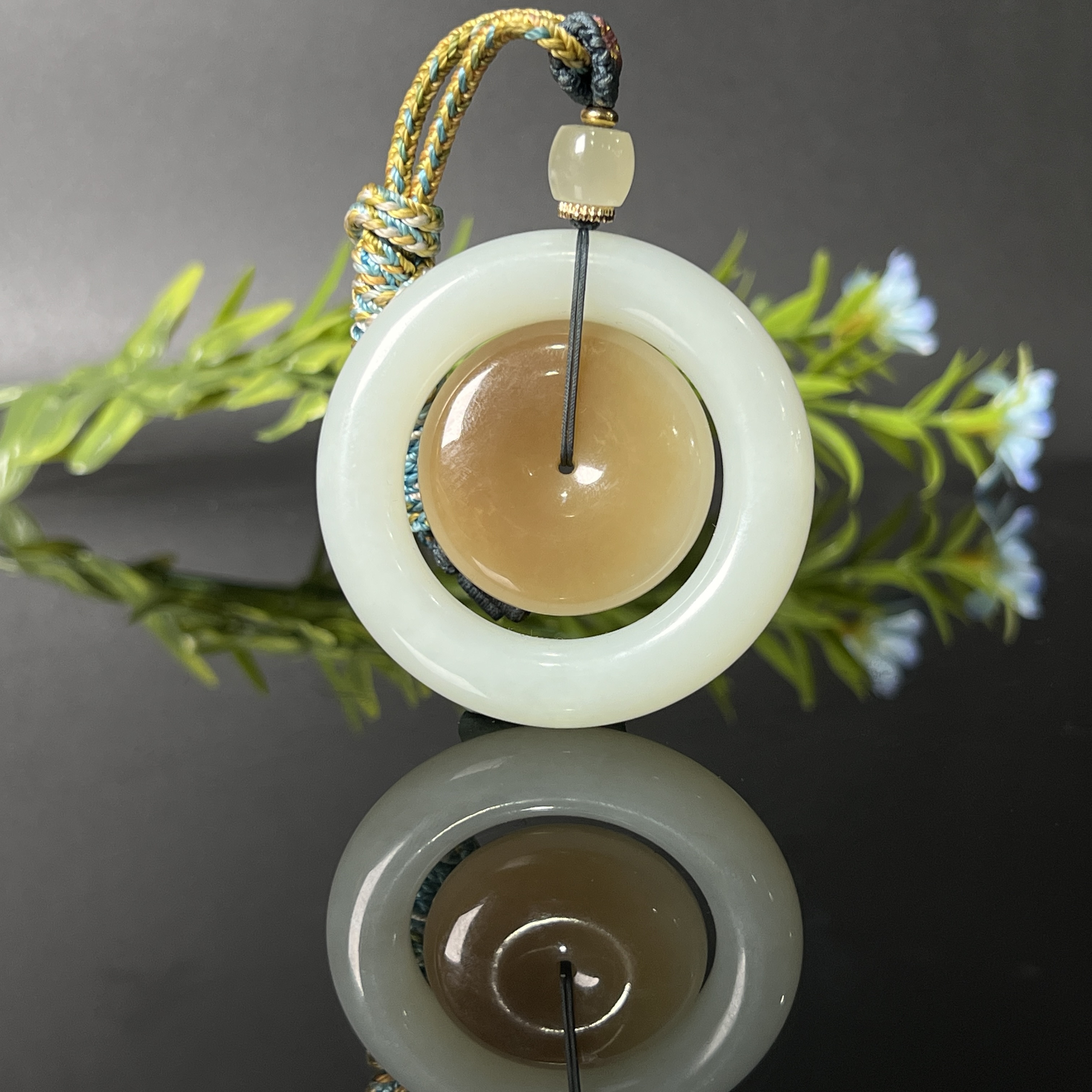 1219GC8832和田玉挂件