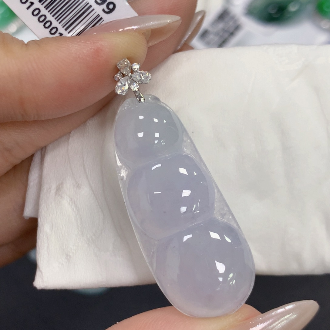 颈饰18K金镶嵌翡翠