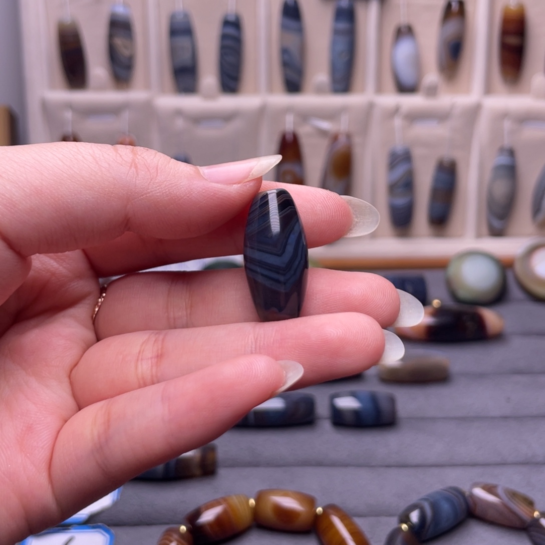 悟***悟玛瑙/玉髓合金颈饰