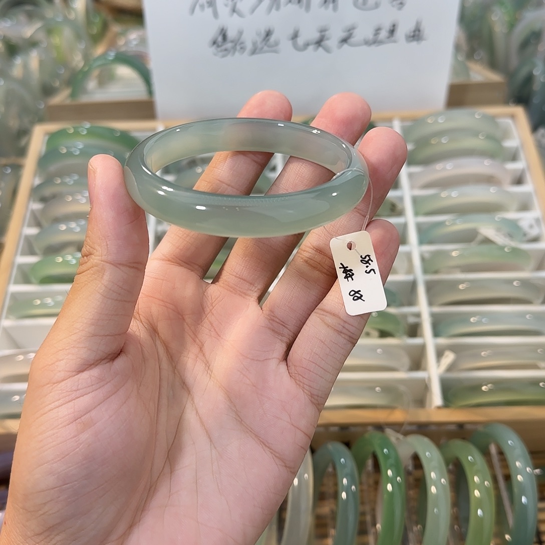 玛瑙/玉髓未镶嵌手镯圈口58.5