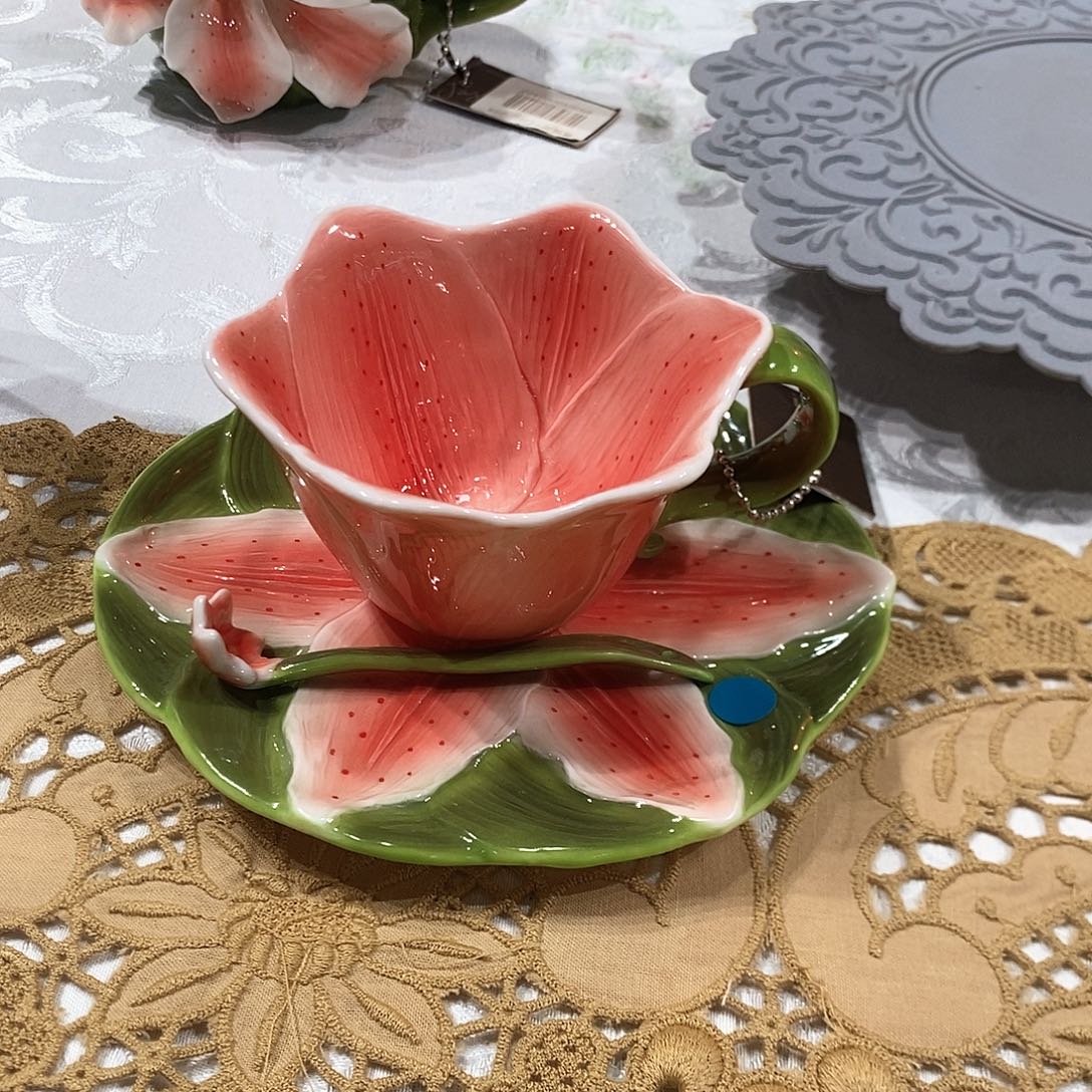 摆件0259骨瓷百合花杯碟礼盒装