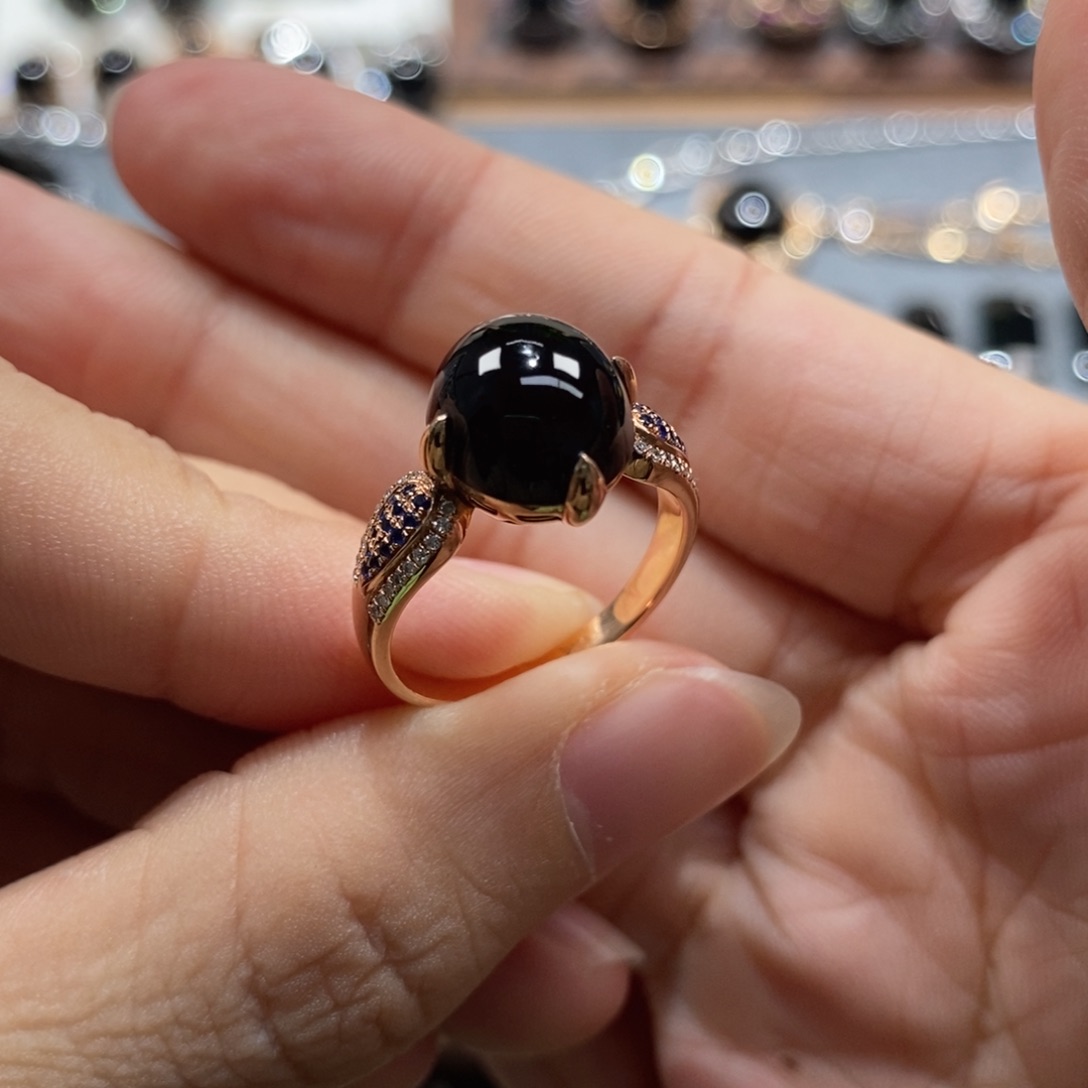 翡翠18K金镶嵌戒指