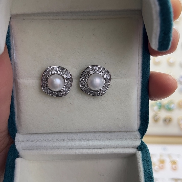 合金耳饰淡水珍珠