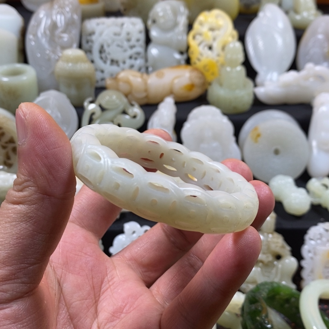 和田玉颈饰未镶嵌