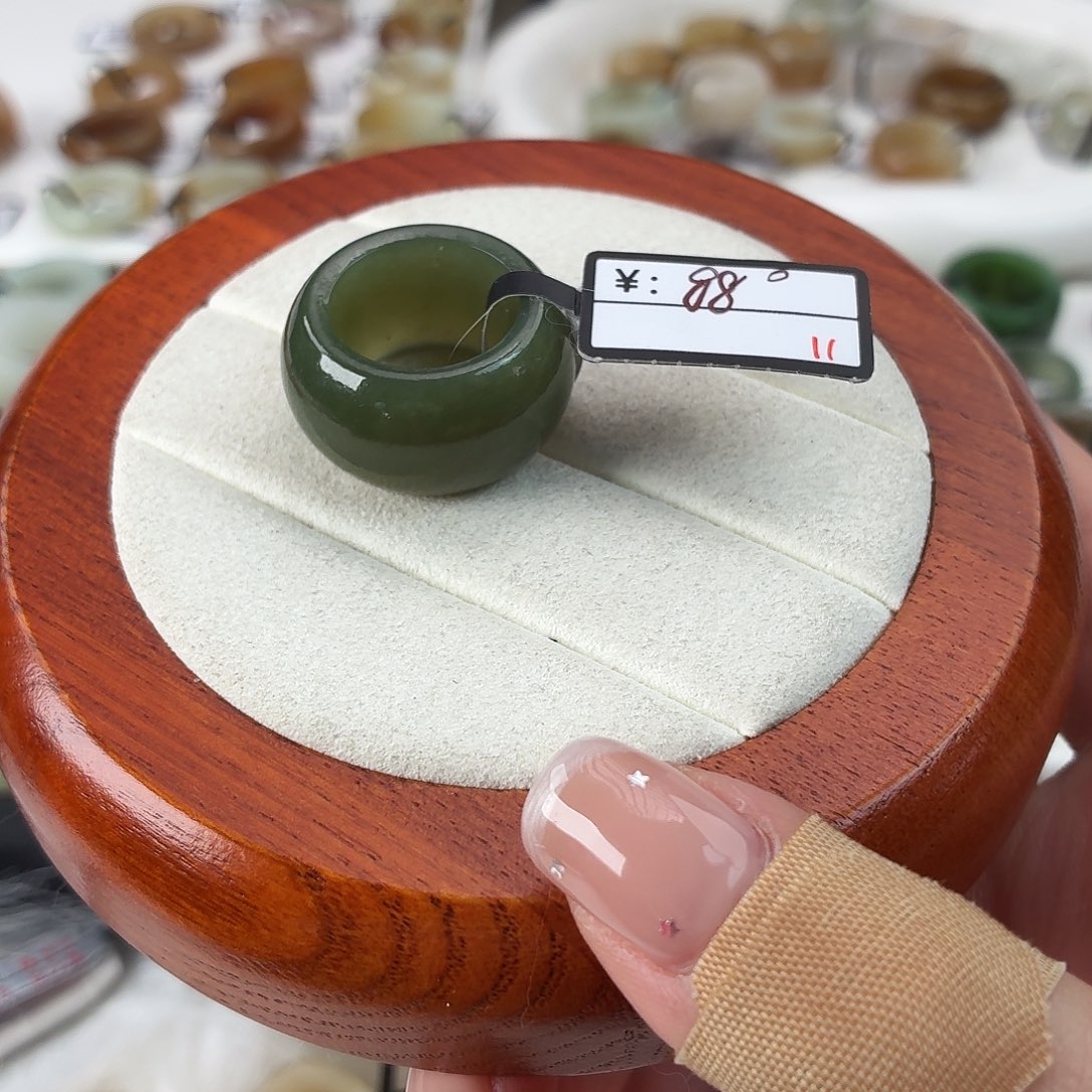 和田玉未镶嵌戒指Q45绿墩墩内径16.1