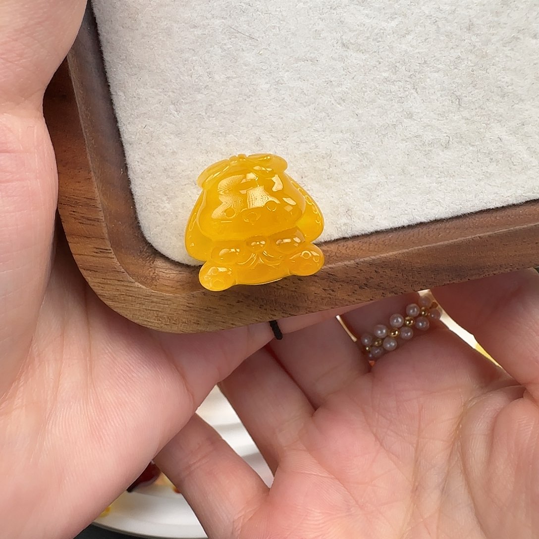 呆***桃琥珀未镶嵌珠宝奇石