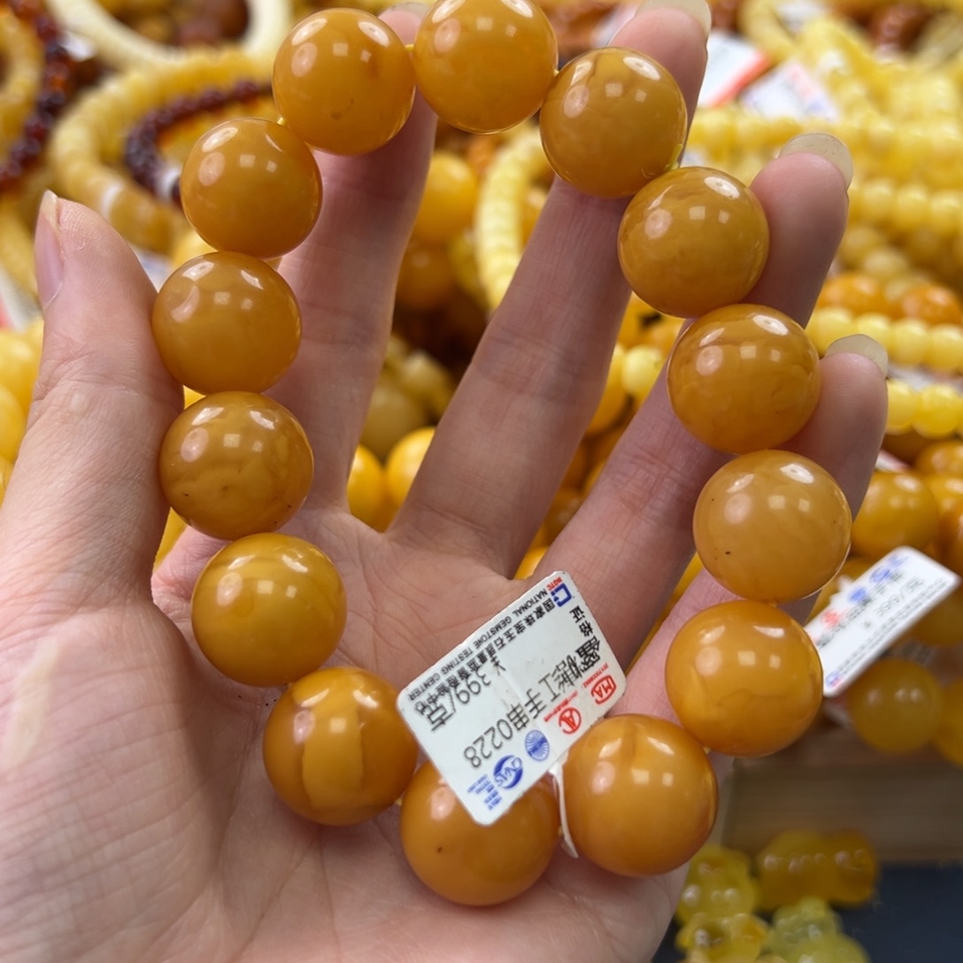 未镶嵌琥珀珠宝奇石