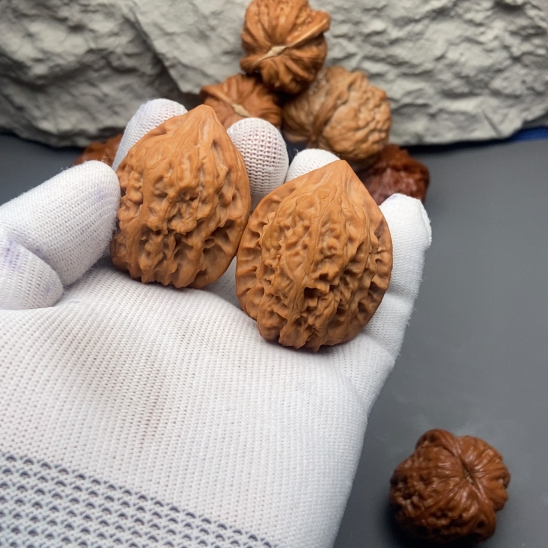 文玩核桃吊坠40鸡心