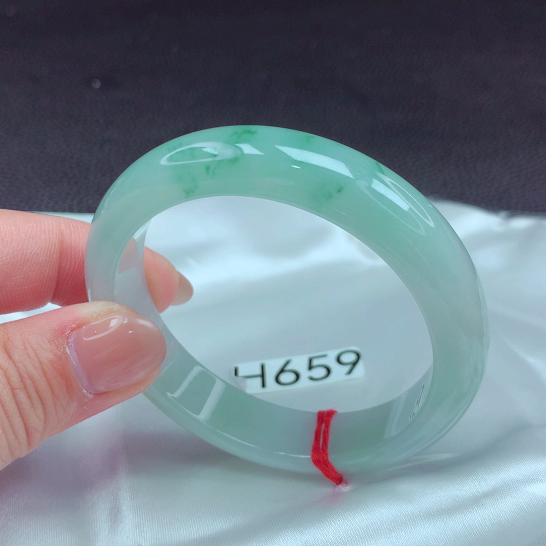 翡翠手镯未镶嵌手镯88