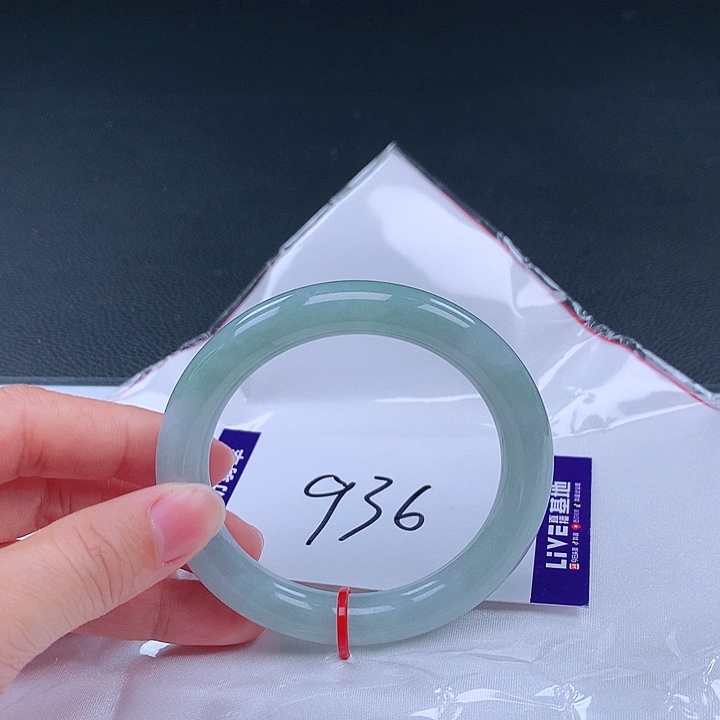 翡翠手镯未镶嵌手镯001510