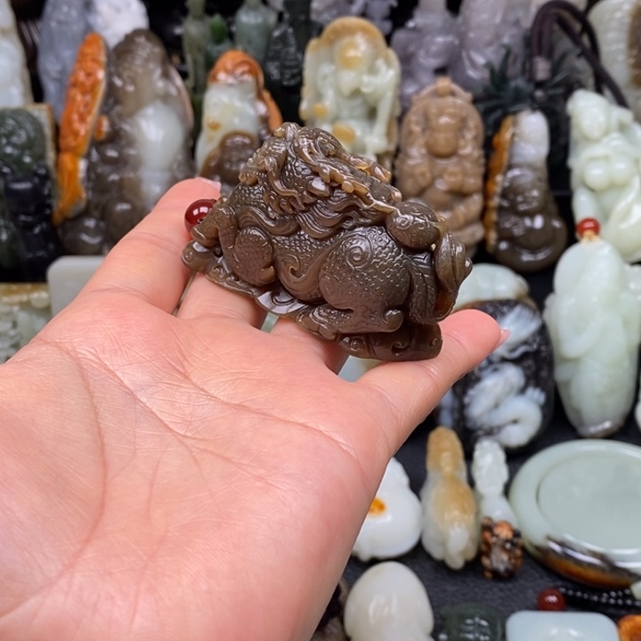 和田玉未镶嵌颈饰尘****学