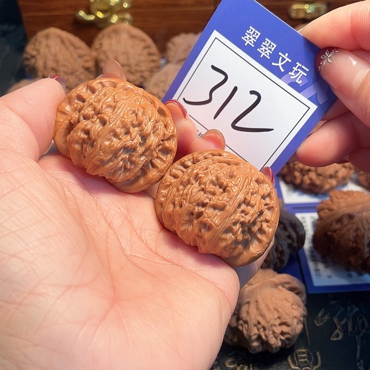 桃核把件用****2312号白狮子4.2尺