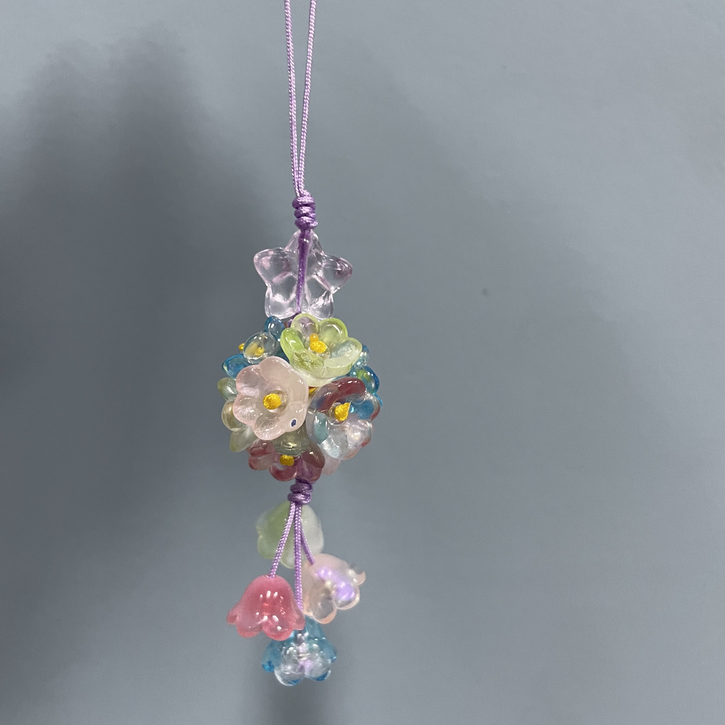 绳款彩色花团手机坠E723