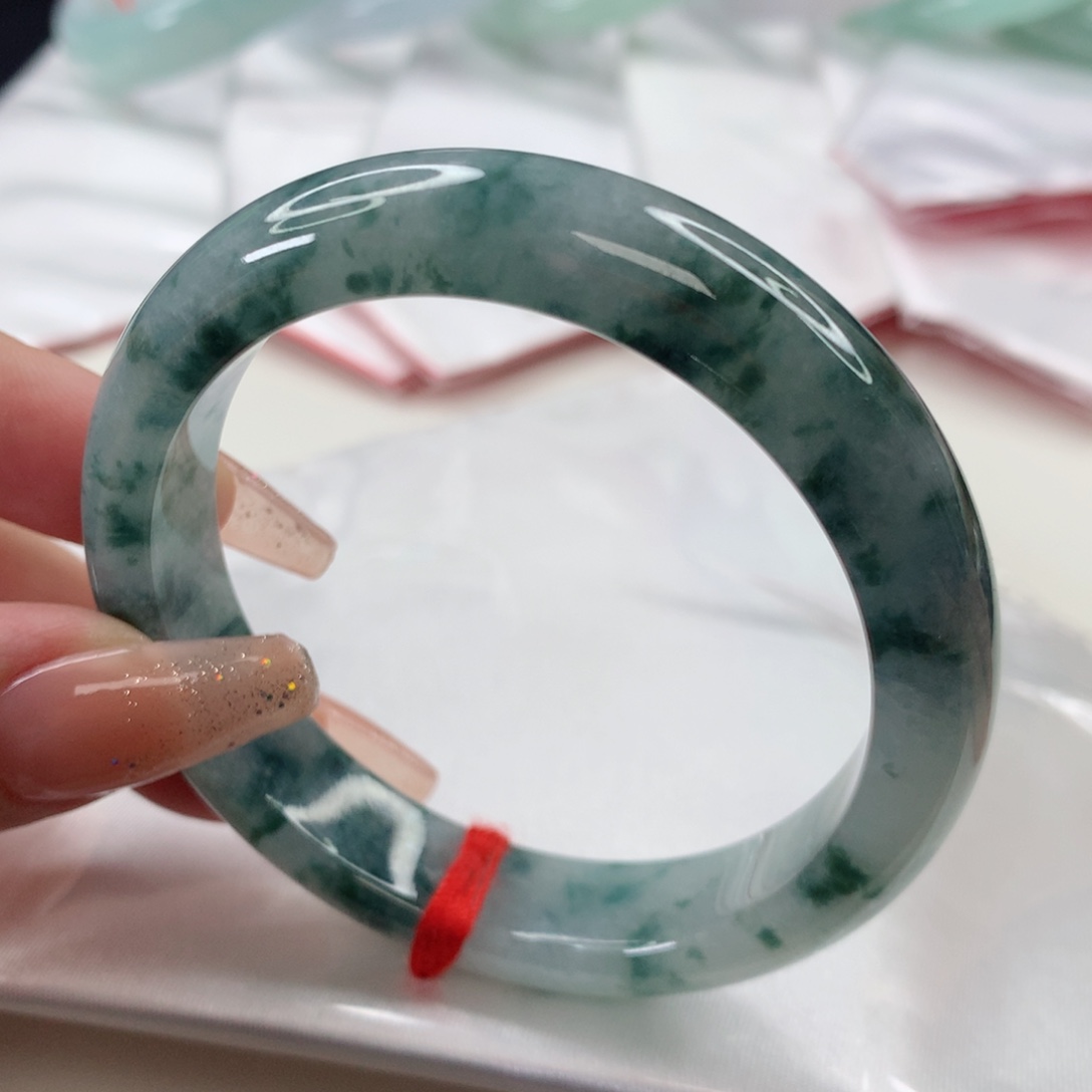 翡翠手镯未镶嵌53.6圈口