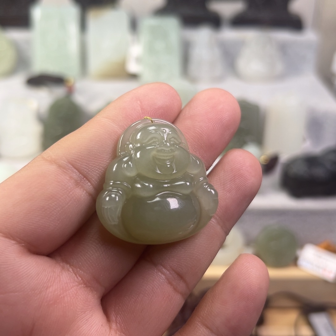 和田玉颈饰未镶嵌玉****）