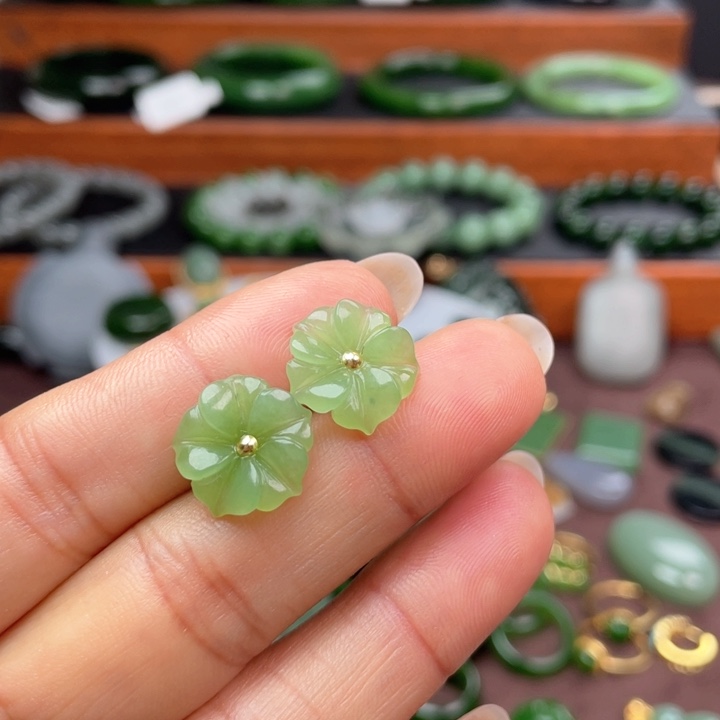 和田玉（碧玉）耳饰18K金镶嵌