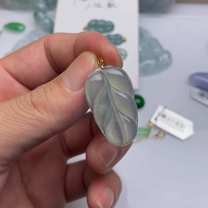 翡翠18K金镶嵌颈饰缅甸翡翠挂件树叶
