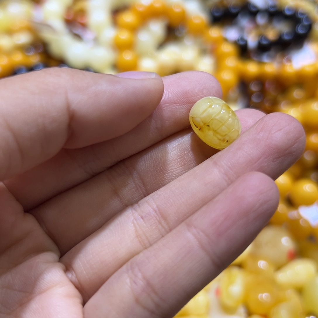 琥珀珠宝奇石未镶嵌