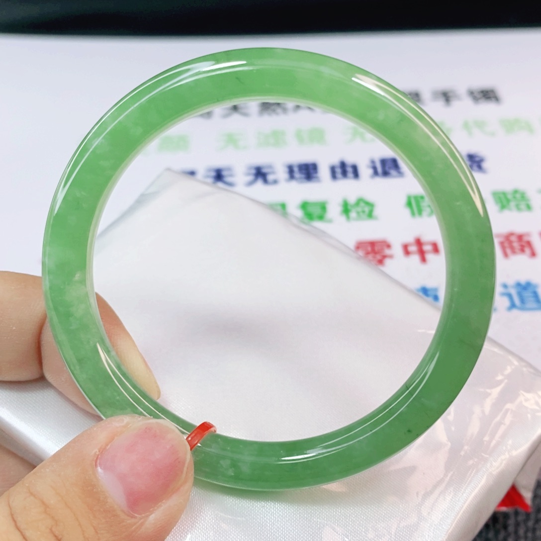 翡翠手镯未镶嵌丫***352