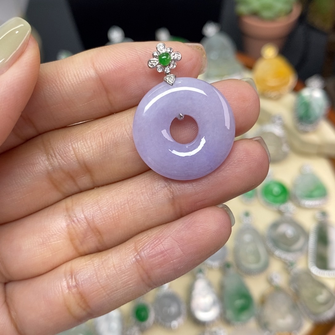 翡翠颈饰18K金镶嵌A货翡翠