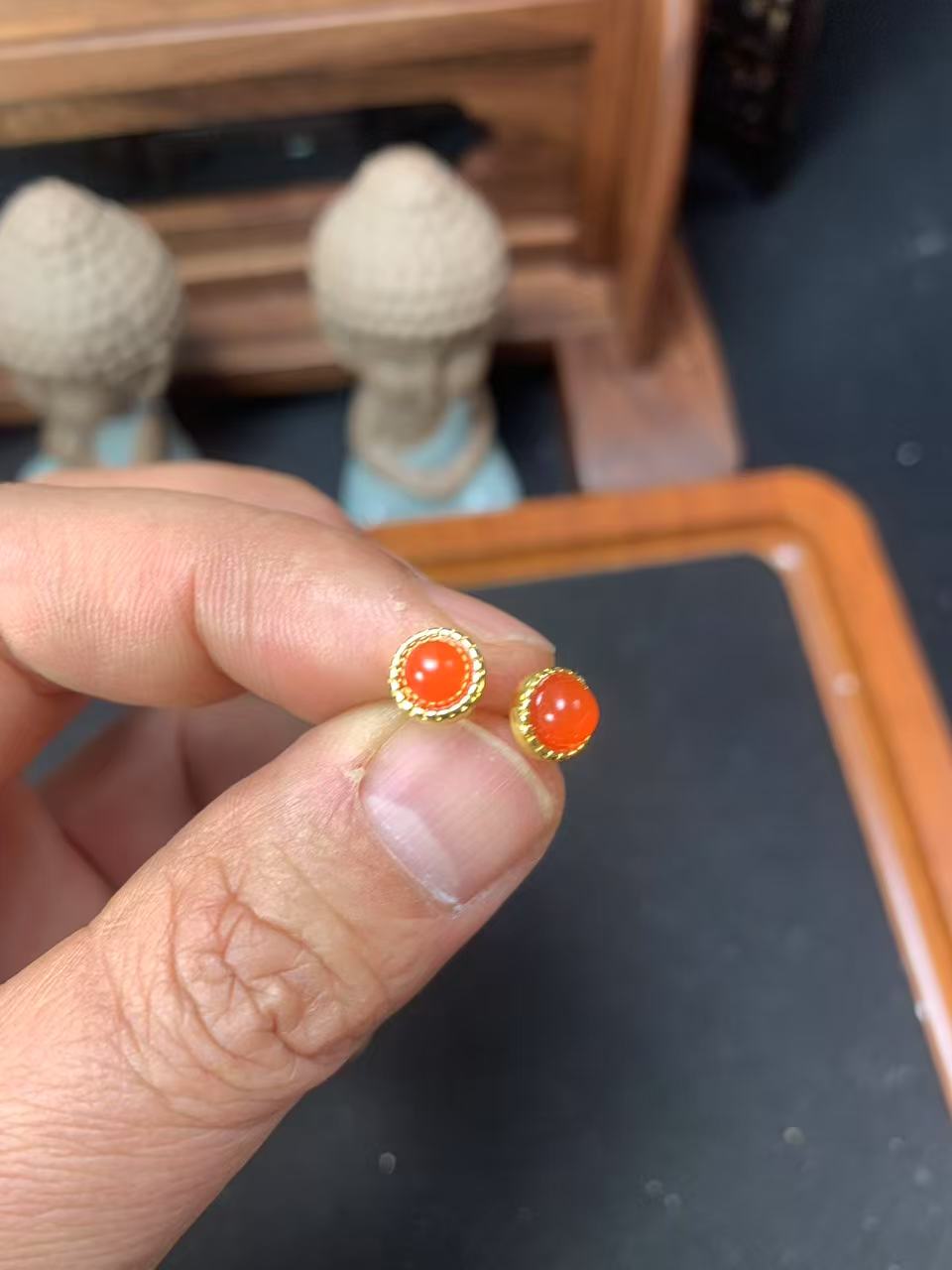 原矿南红冰红耳钉一对