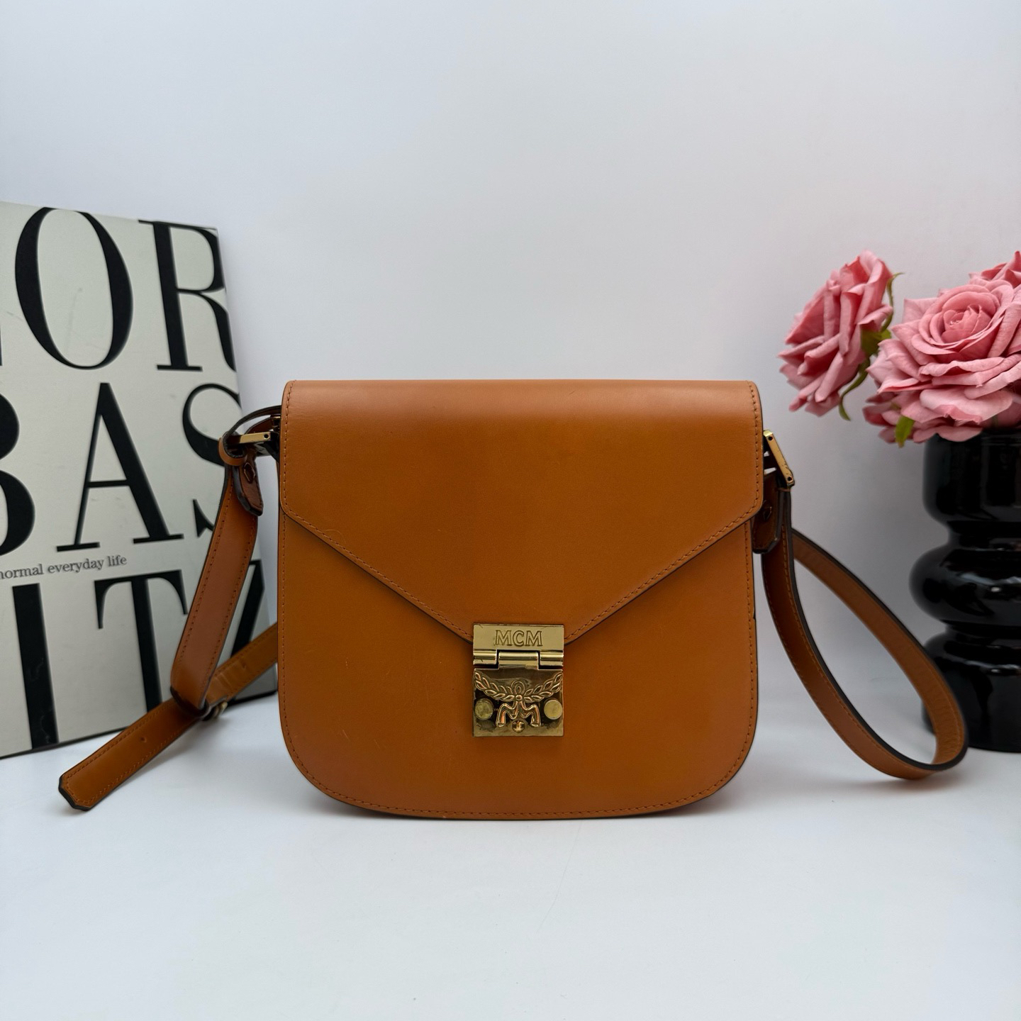 95新 MCM MCM xy 9361 棕色马鞍包 19x20