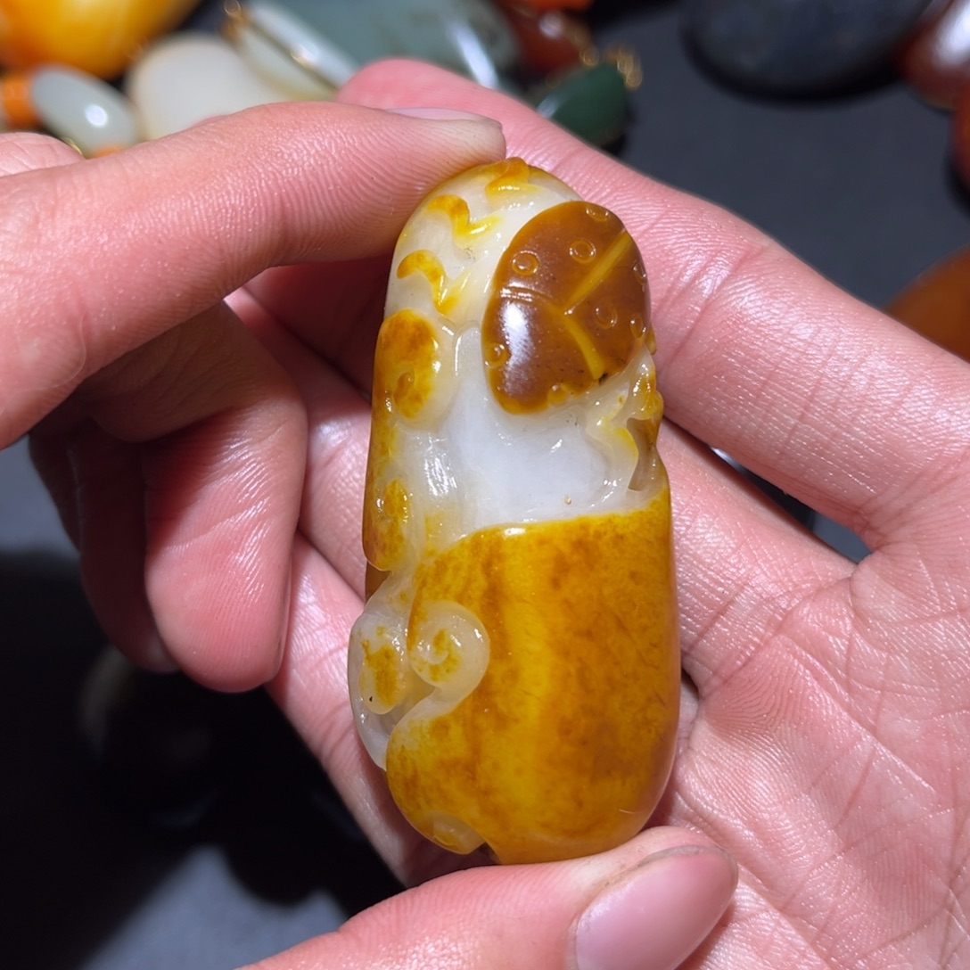 和田玉未镶嵌珠宝奇石