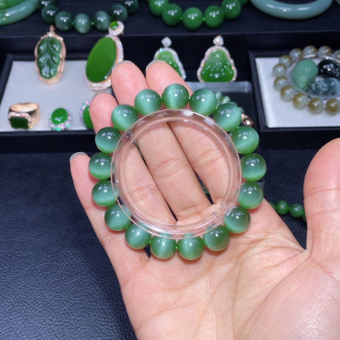 向***发和田玉未镶嵌挂件