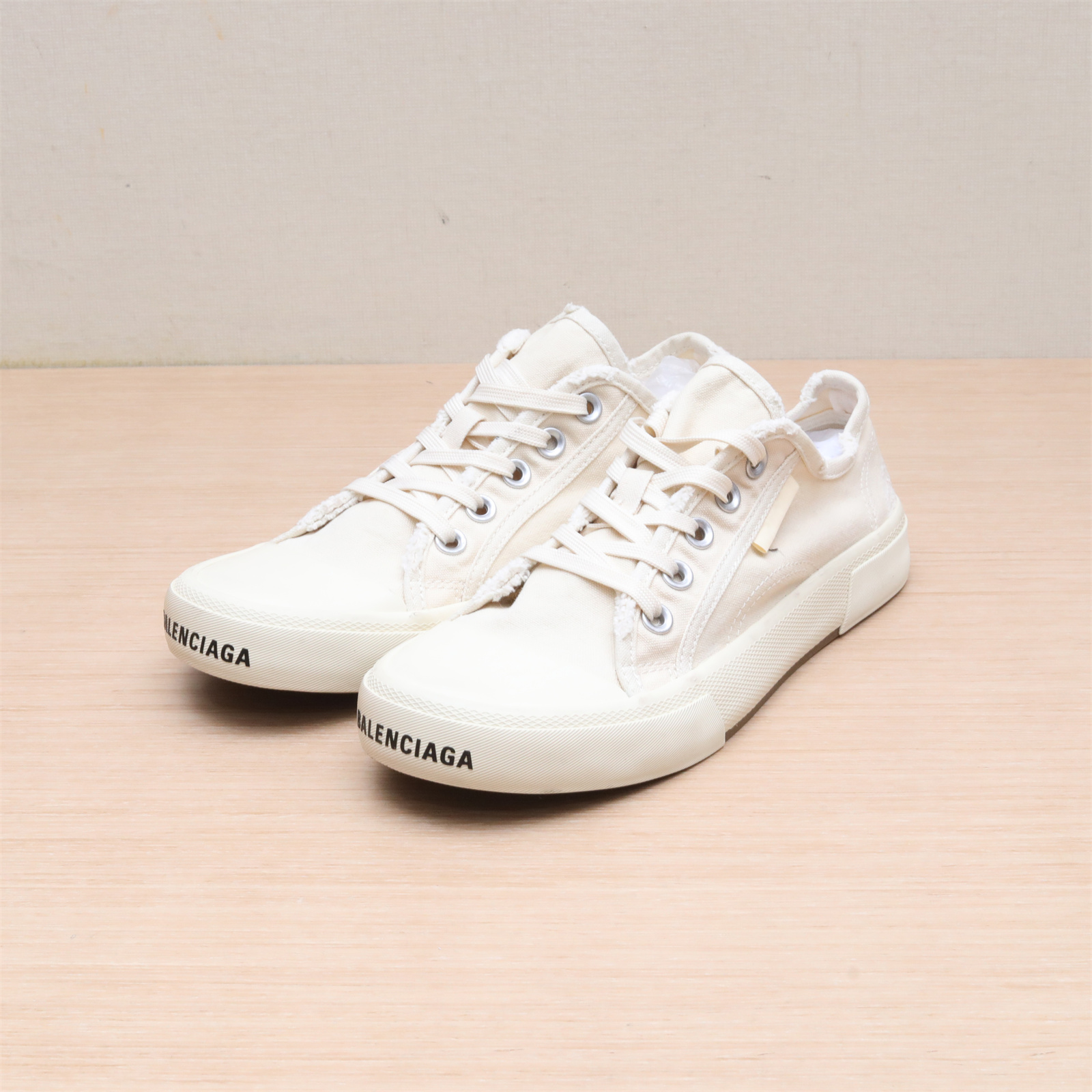 全新未使用 Balenciaga/巴黎世家 汤/P234246072/低帮板鞋 38码