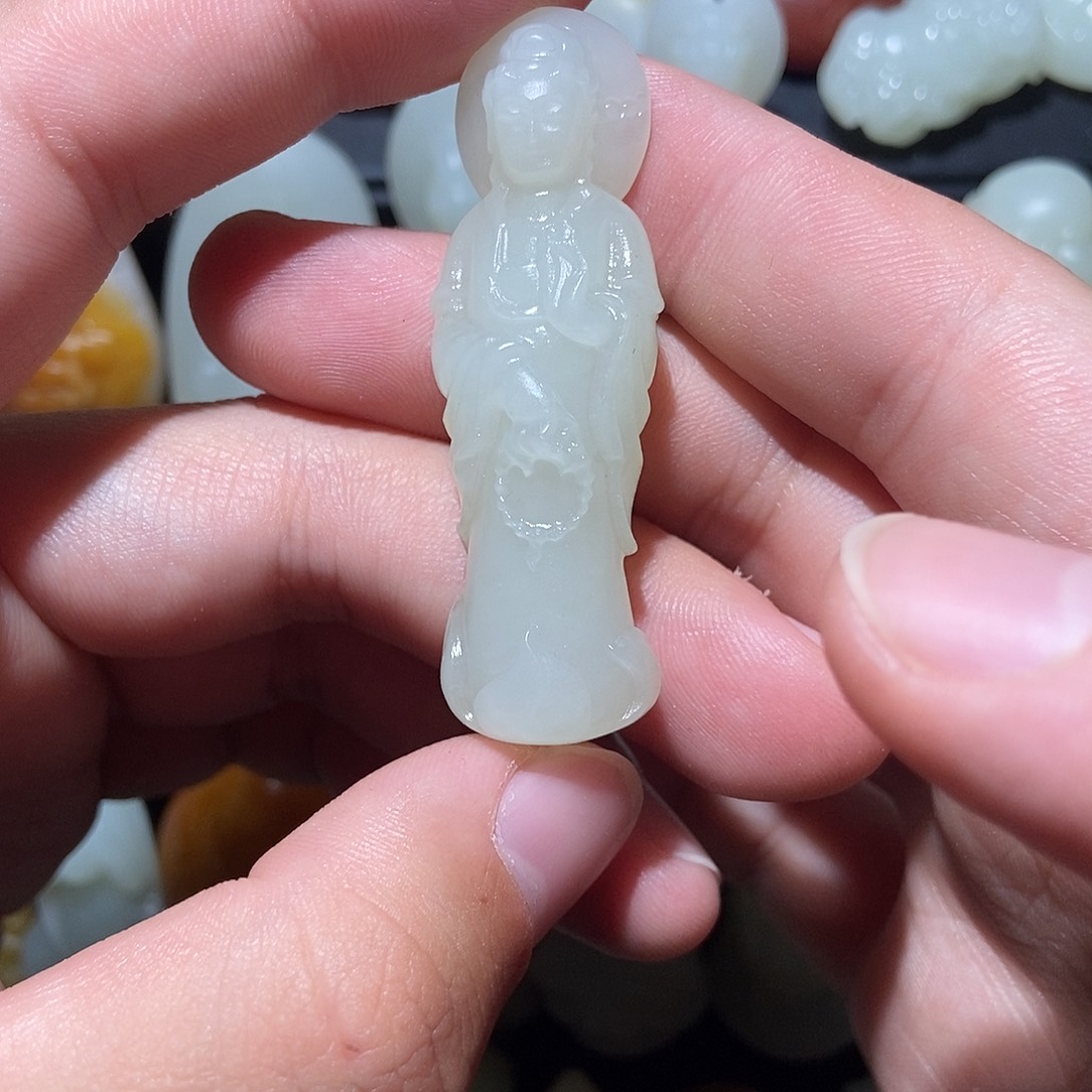 和田玉未镶嵌颈饰