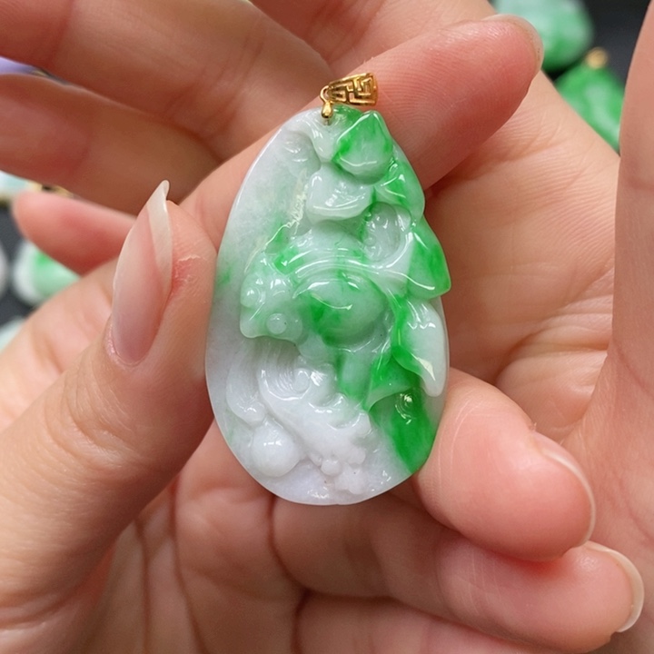 翡翠颈饰未镶嵌吊坠