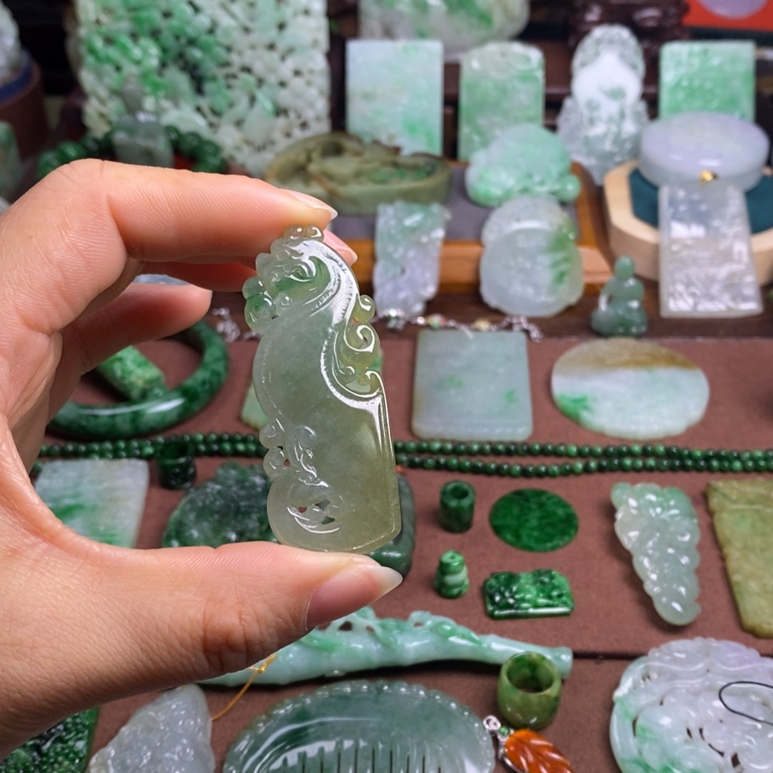 张***木翡翠未镶嵌挂件11111111111111