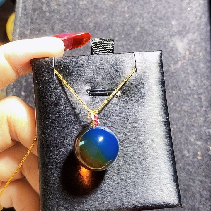 蓝珀珠宝奇石18K金镶嵌红蓝珀妖色16吊坠