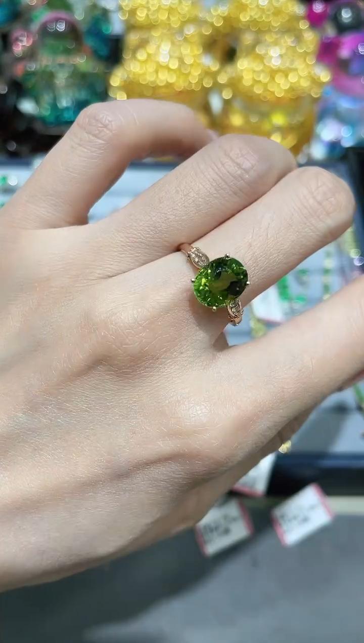 18K金镶嵌碧玺戒指