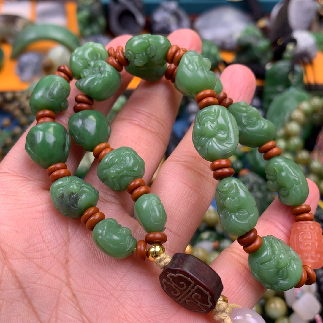 和田玉颈饰未镶嵌