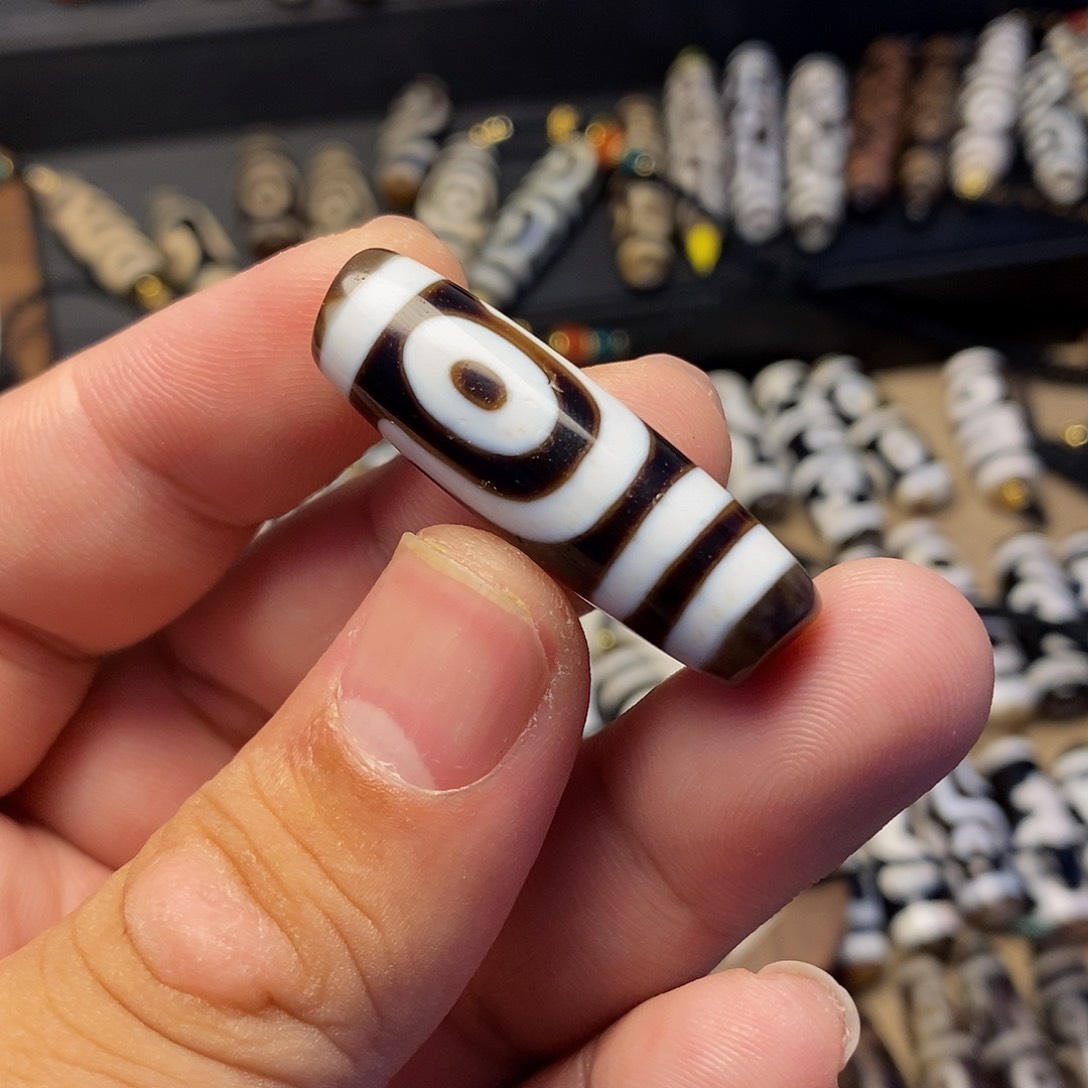 玛瑙/玉髓颈饰未镶嵌理**云