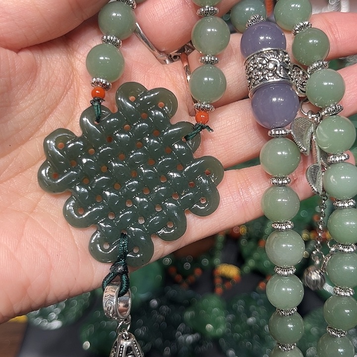 颈饰未镶嵌和田玉