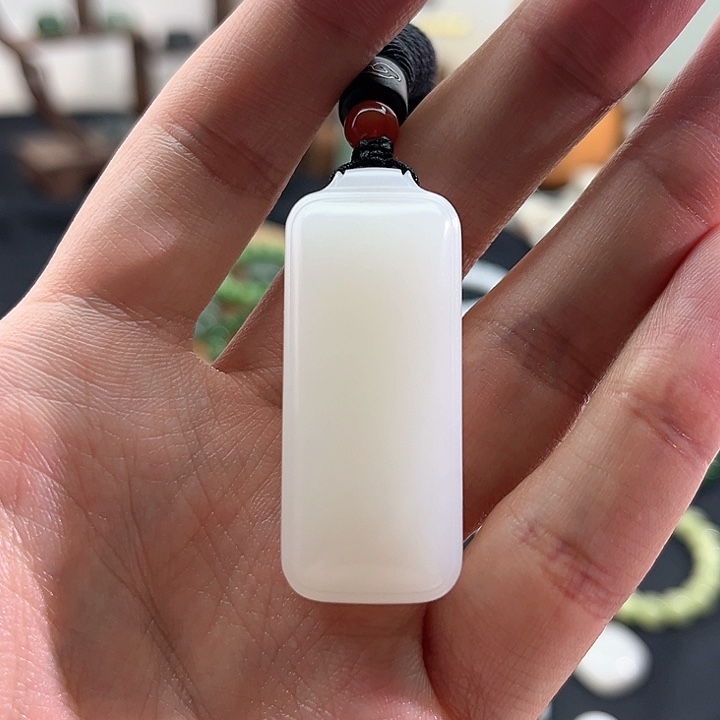 和田玉颈饰未镶嵌自****5白玉-新疆且末-羊脂级-无事牌