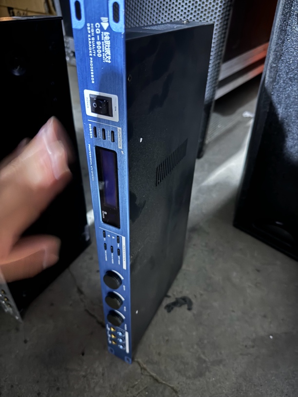 9新  效果器一台(不包邮)保修一个月