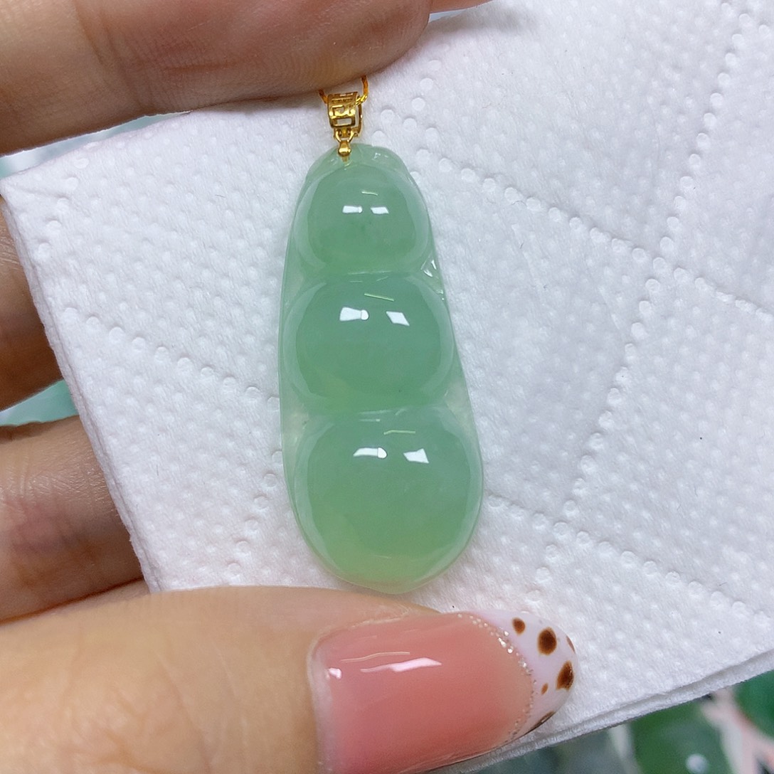 颈饰18K金镶嵌翡翠挂件
