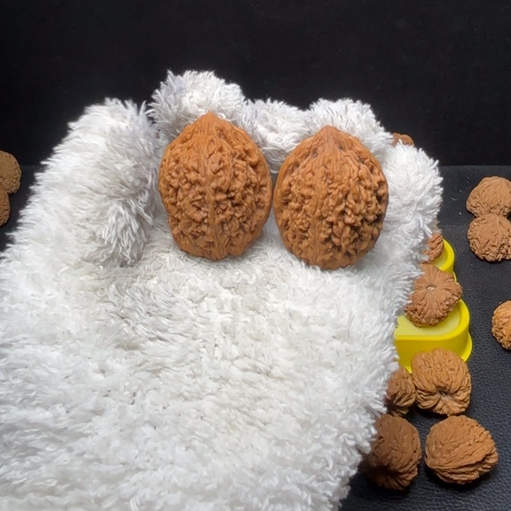 *****文玩核桃把件大蒜头35尺2