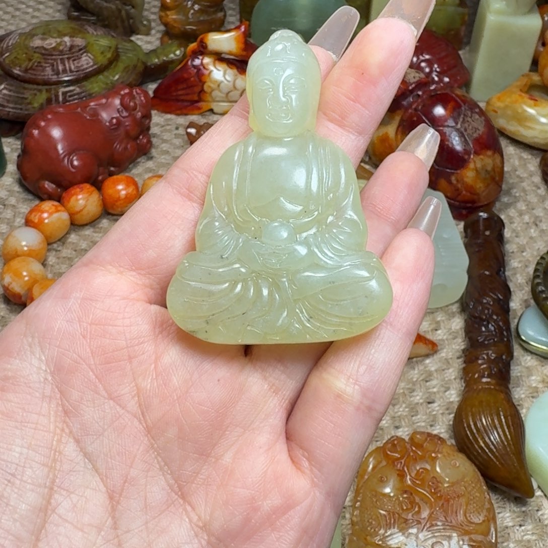 蛇纹石玉未镶嵌颈饰