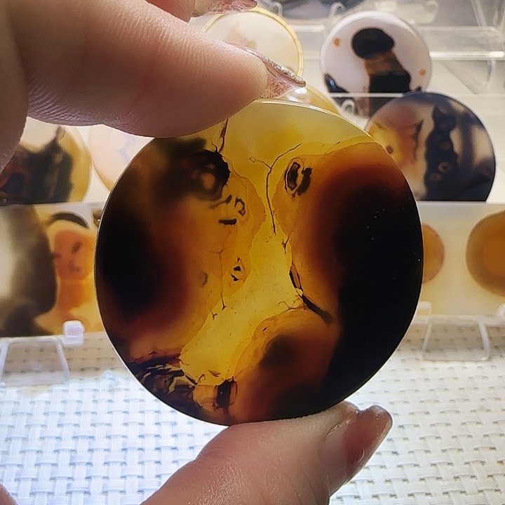 玛瑙/玉髓未镶嵌珠宝奇石