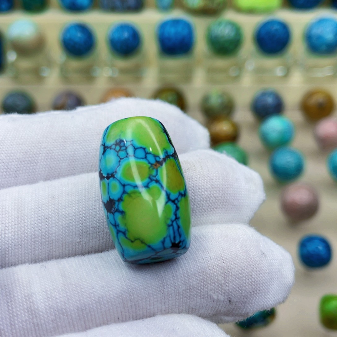 未镶嵌绿松石颈饰