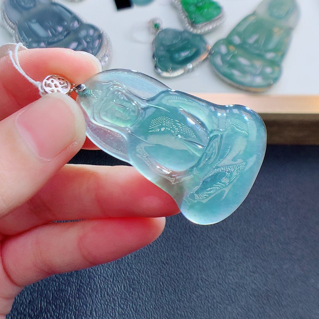 翡翠颈饰未镶嵌翡翠