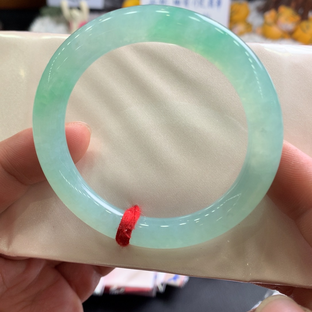 翡翠未镶嵌手镯51.8圆条