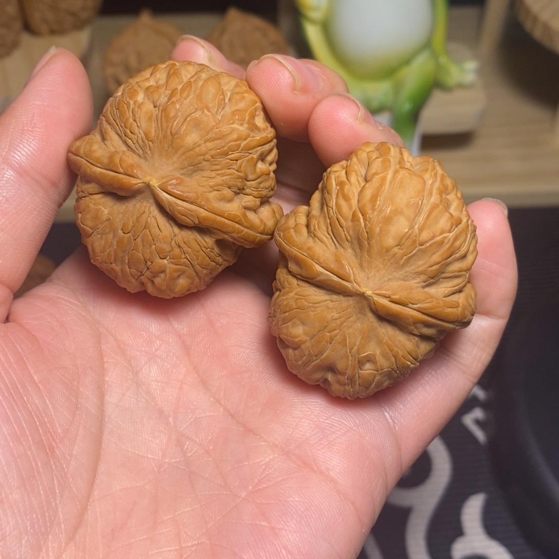 文玩核桃吊坠平谷元宝44(福利对，差尺不退不换，介意勿拍)