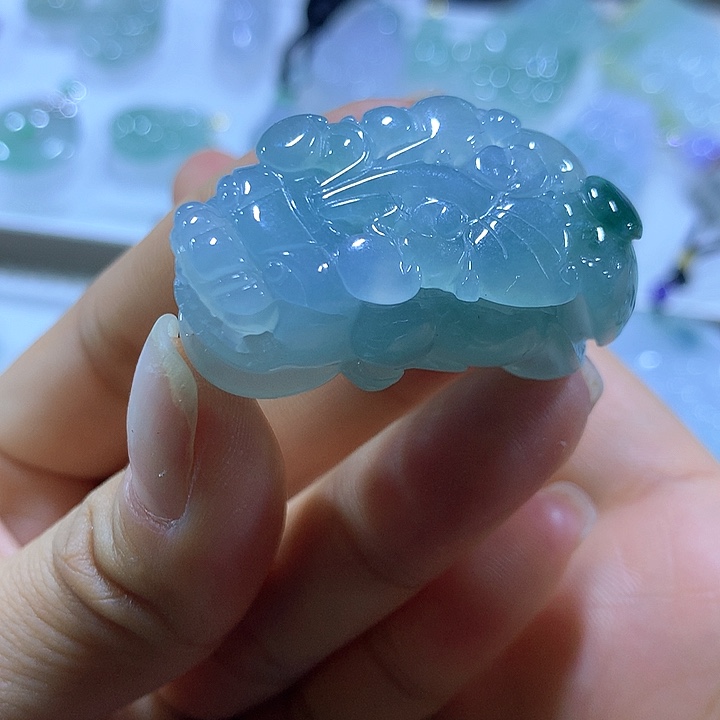 翡翠颈饰未镶嵌天然翡翠A货吊坠