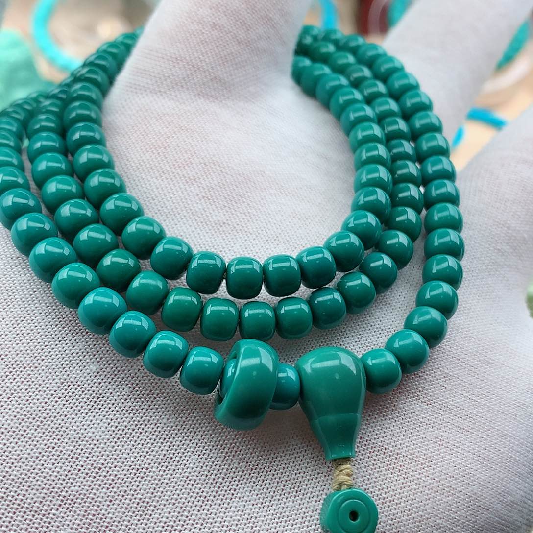 绿松石颈饰未镶嵌