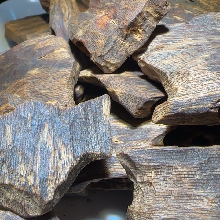 手把件沉香蓝香沉水块料100克